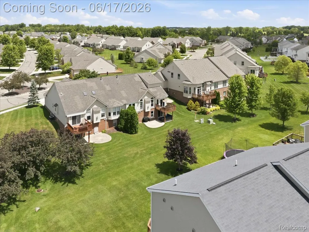 57549 Windmill Pointe Lyon Charter Township MI 48165