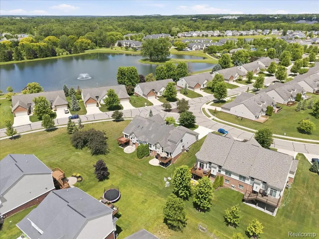 57549 Windmill Point Lyon Charter Township MI 48165