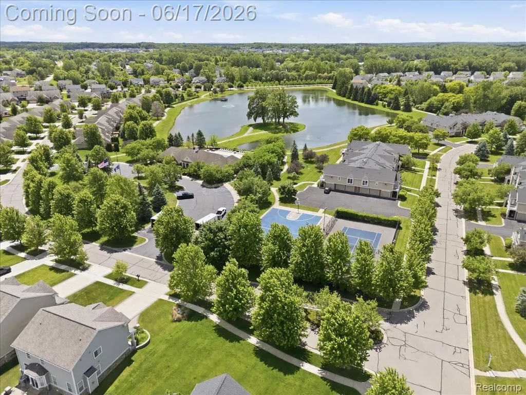 57549 Windmill Pointe Lyon Charter Township MI 48165