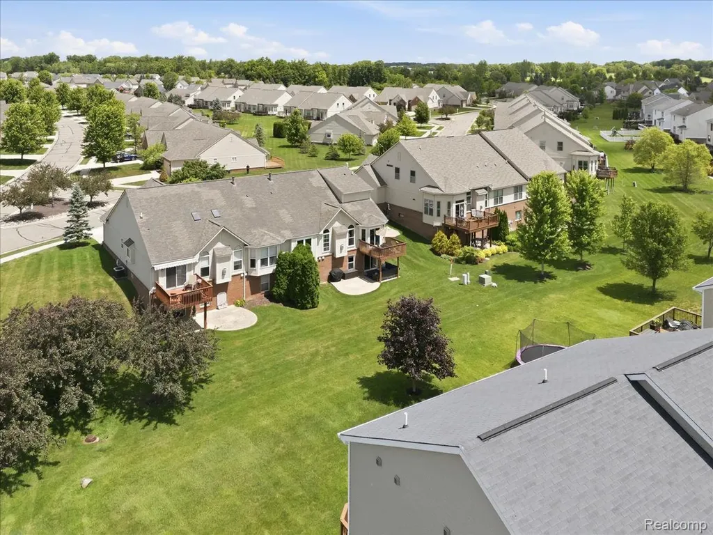57549 Windmill Point Lyon Charter Township MI 48165