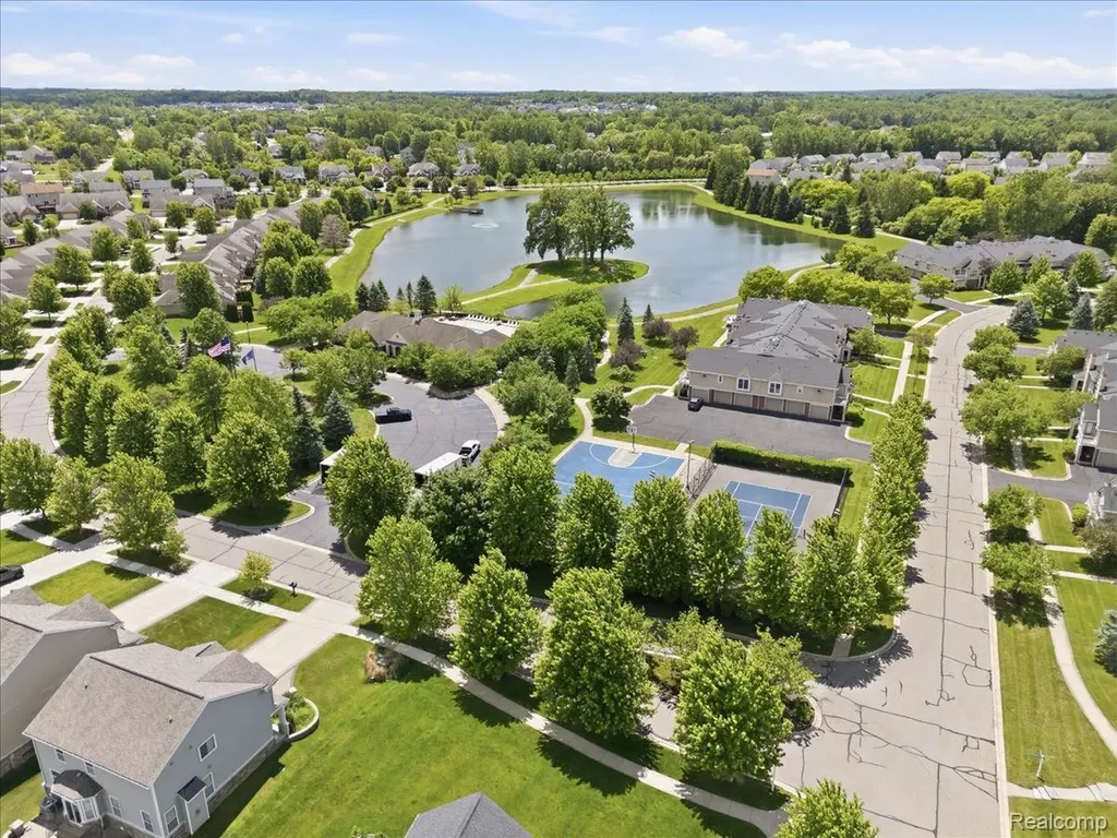 57549 Windmill Point Lyon Charter Township MI 48165