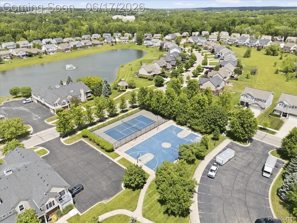 57549 Windmill Pointe Lyon Charter Township MI 48165
