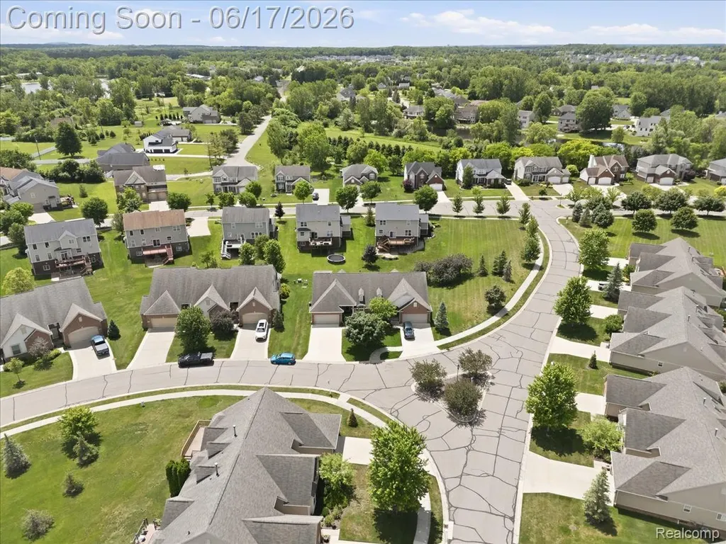 57549 Windmill Pointe Lyon Charter Township MI 48165