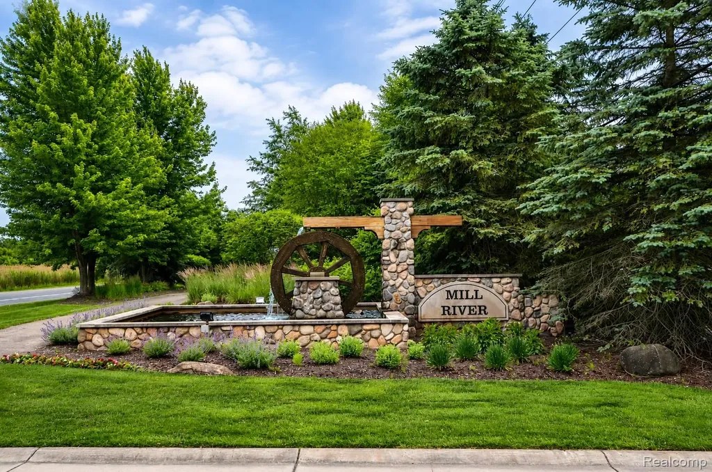 57549 Windmill Point Lyon Charter Township MI 48165