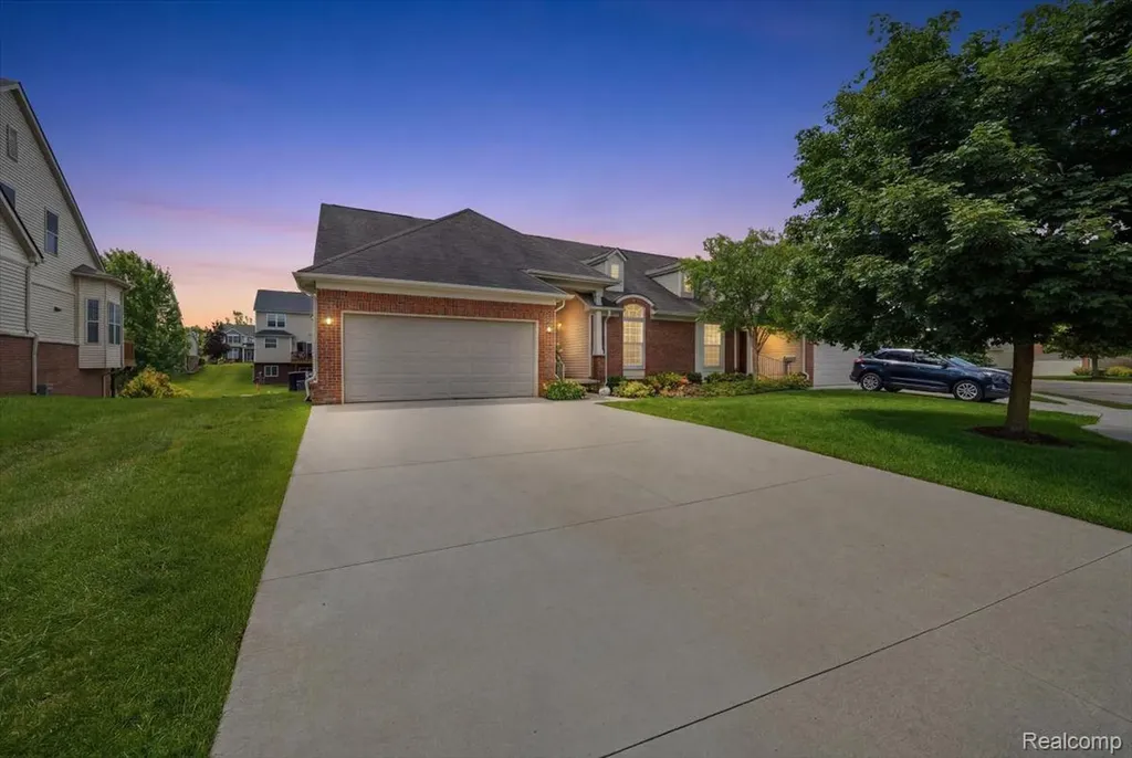57549 Windmill Point Lyon Charter Township MI 48165
