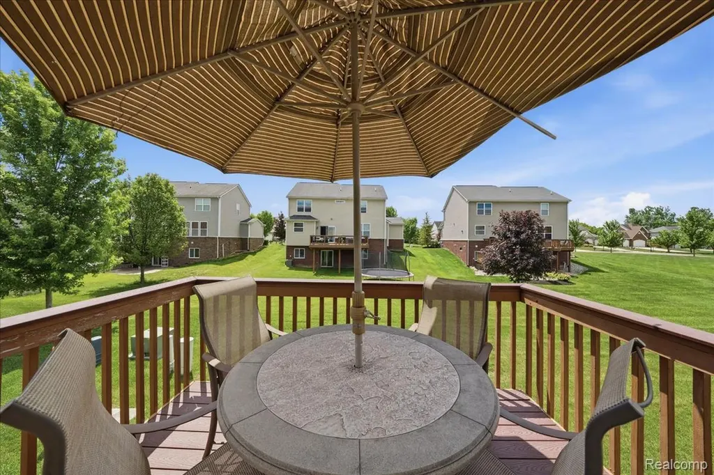 57549 Windmill Point Lyon Charter Township MI 48165