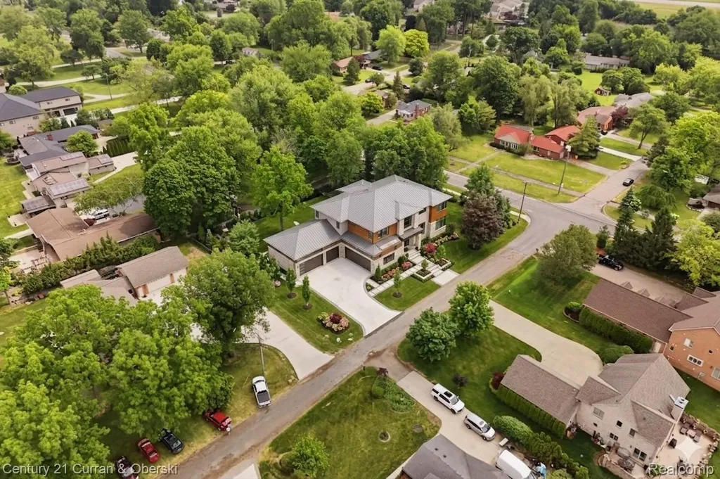 00 Southpointe Grosse Ile Township MI 48138