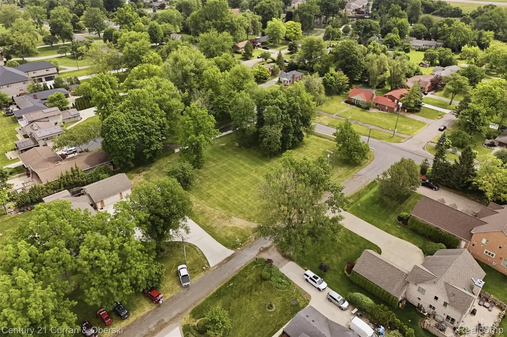 00 Southpointe Grosse Ile Township MI 48138