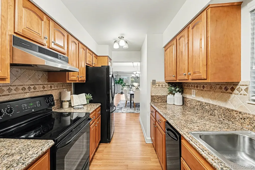 48315 Bayshore Drive Van Buren Charter Township MI 48111