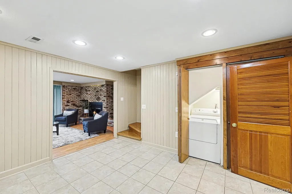 48315 Bayshore Drive Van Buren Charter Township MI 48111