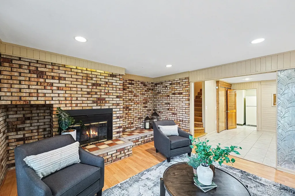 48315 Bayshore Drive Van Buren Charter Township MI 48111