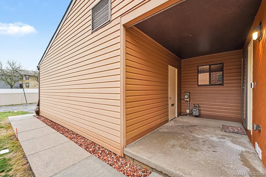 48315 Bayshore Drive Van Buren Charter Township MI 48111