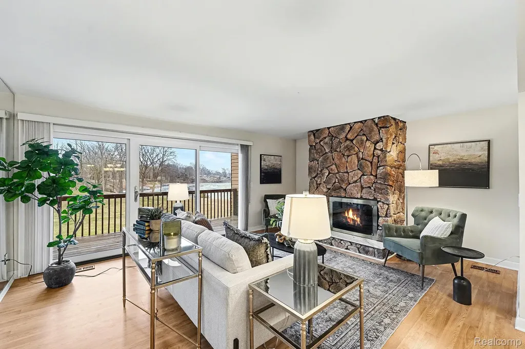 48315 Bayshore Drive Van Buren Charter Township MI 48111