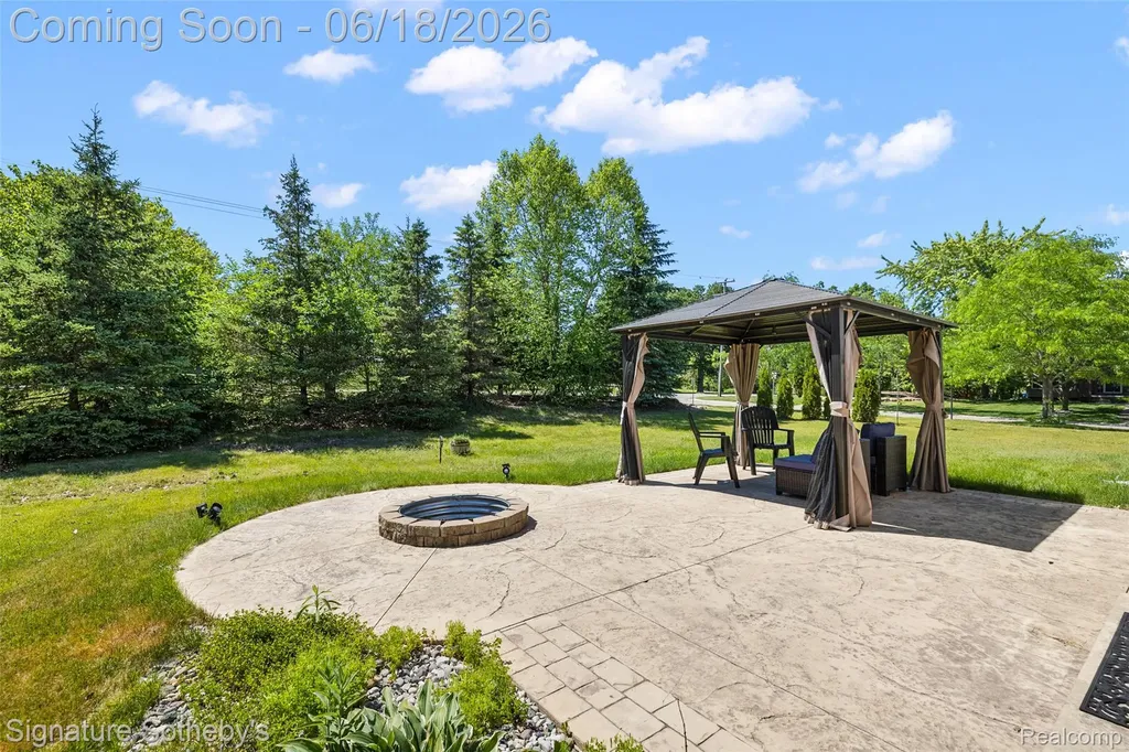 997 River Rock Drive Holly Township MI 48442