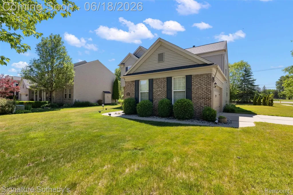 997 River Rock Drive Holly Township MI 48442