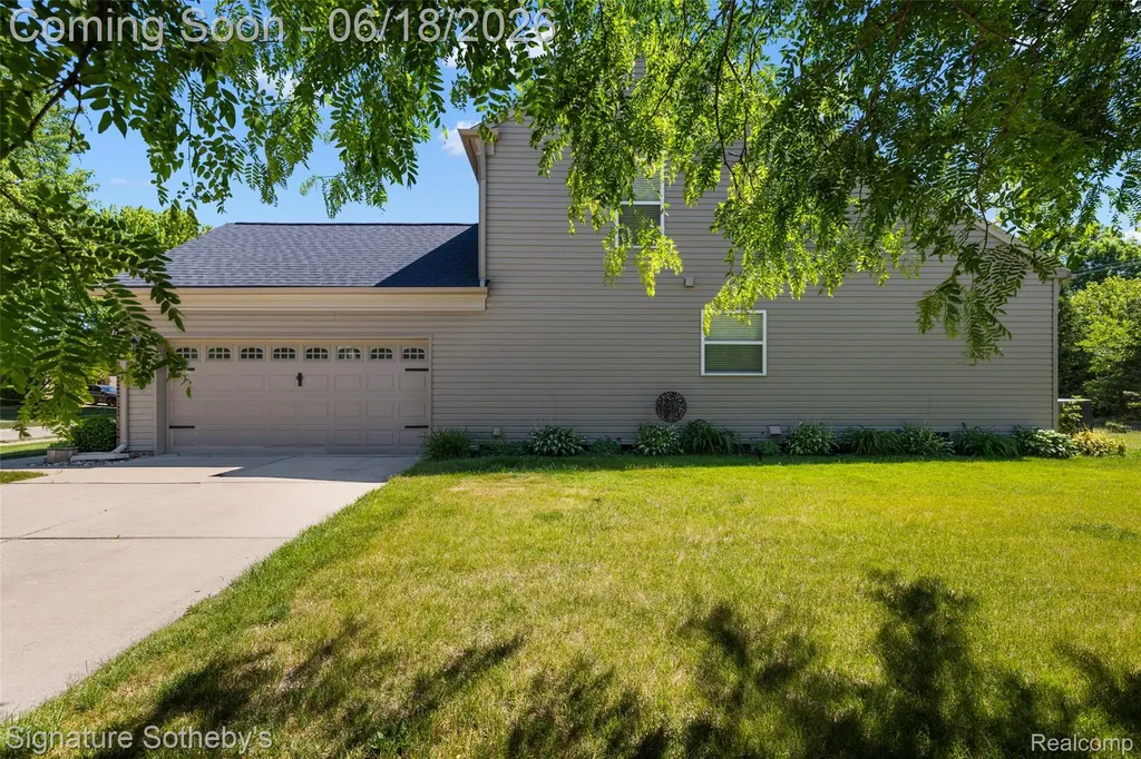 997 River Rock Drive Holly Township MI 48442