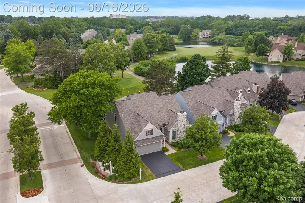 2486 Thistle Pointe Bloomfield Hills City MI 48304