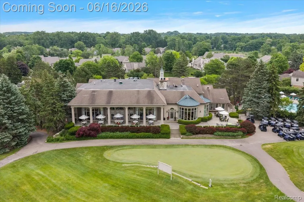 2486 Thistle Pointe Bloomfield Hills City MI 48304