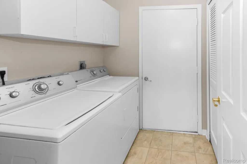 39340 Armstrong Lane Westland City MI 48185