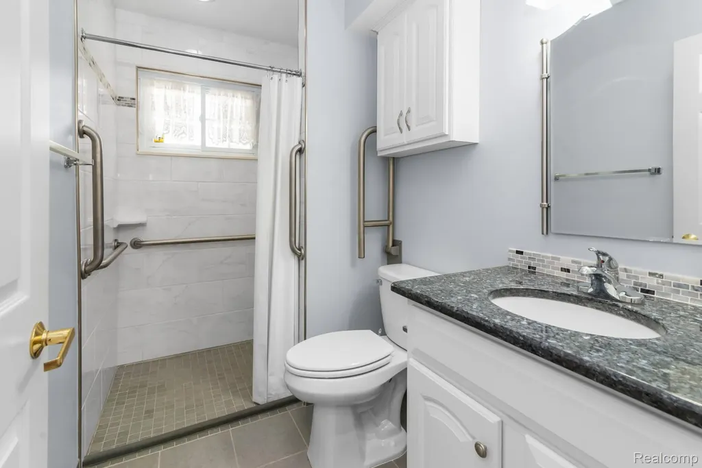 39340 Armstrong Lane Westland City MI 48185