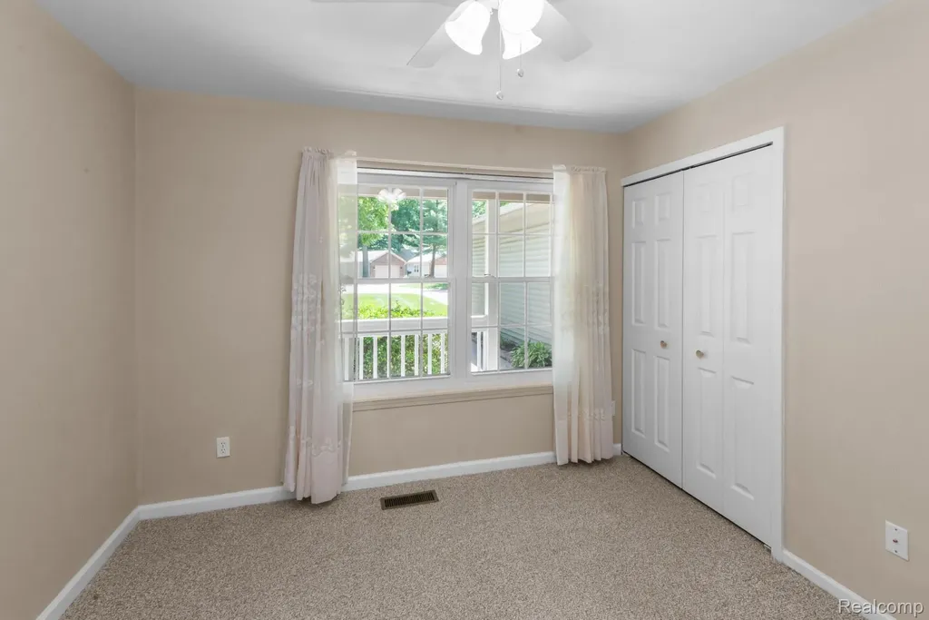 39340 Armstrong Lane Westland City MI 48185