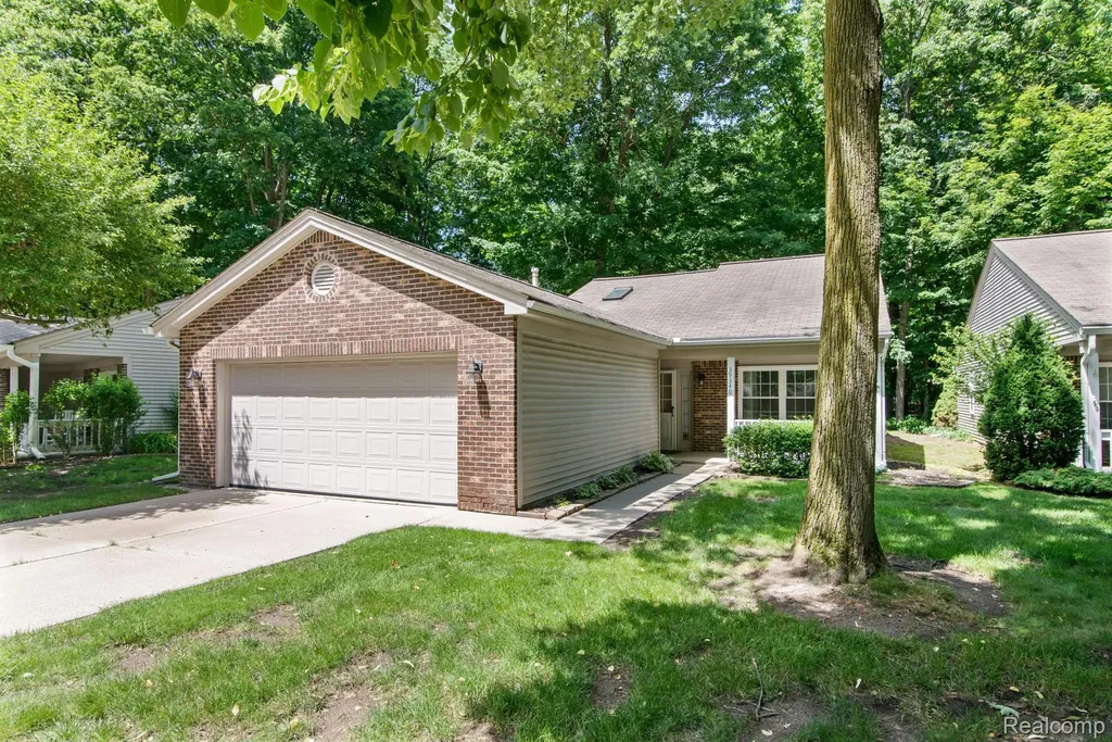 39340 Armstrong Lane Westland City MI 48185