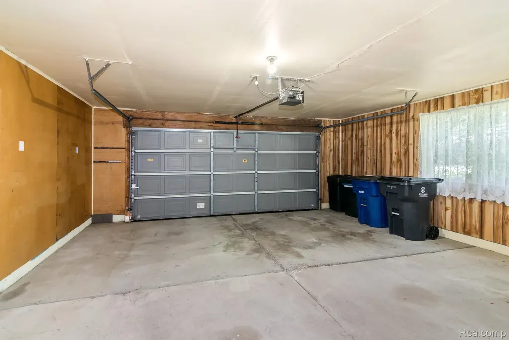 39340 Armstrong Lane Westland City MI 48185