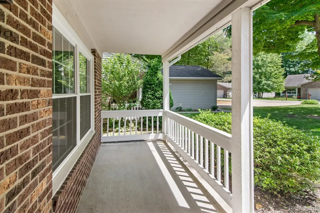 39340 Armstrong Lane Westland City MI 48185