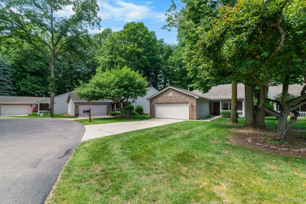 39340 Armstrong Lane Westland City MI 48185