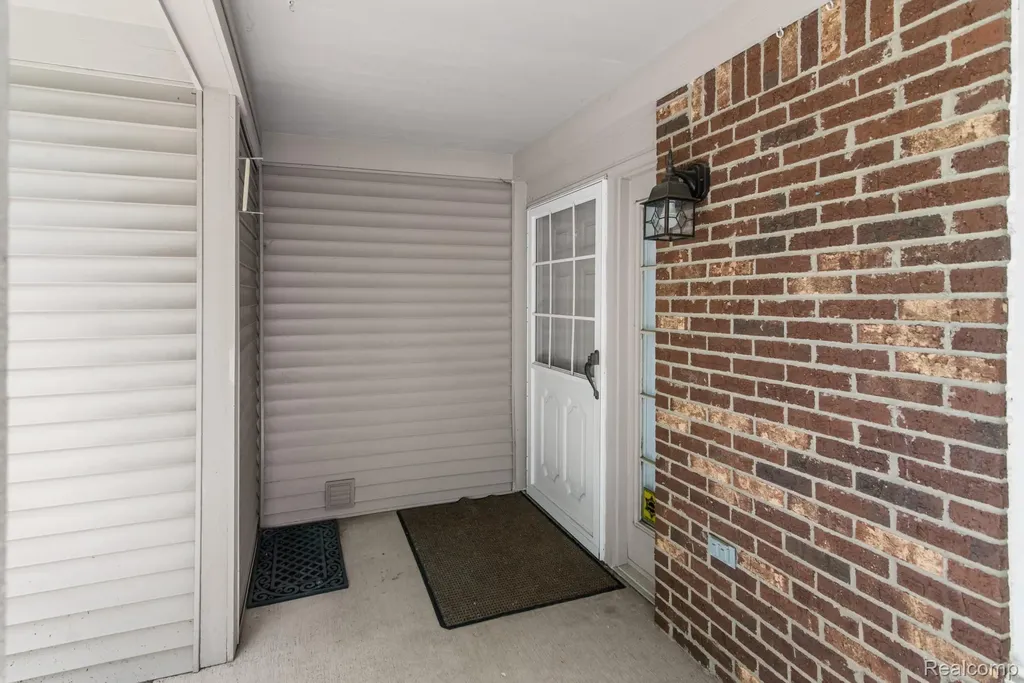 39340 Armstrong Lane Westland City MI 48185