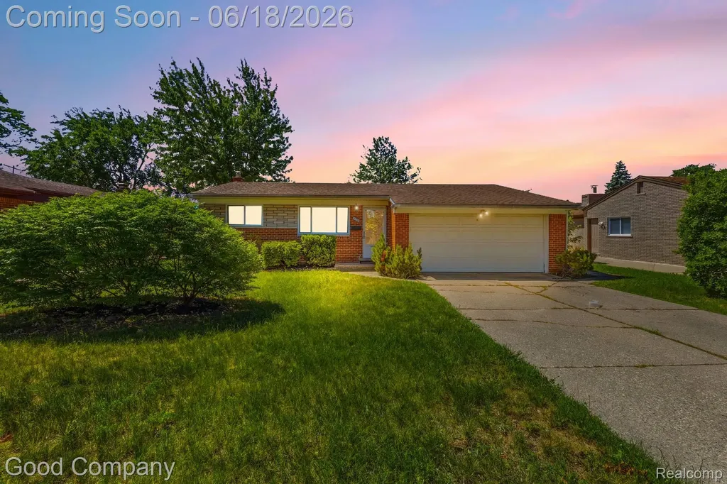 8246 Independence Drive Sterling Heights City MI 48313