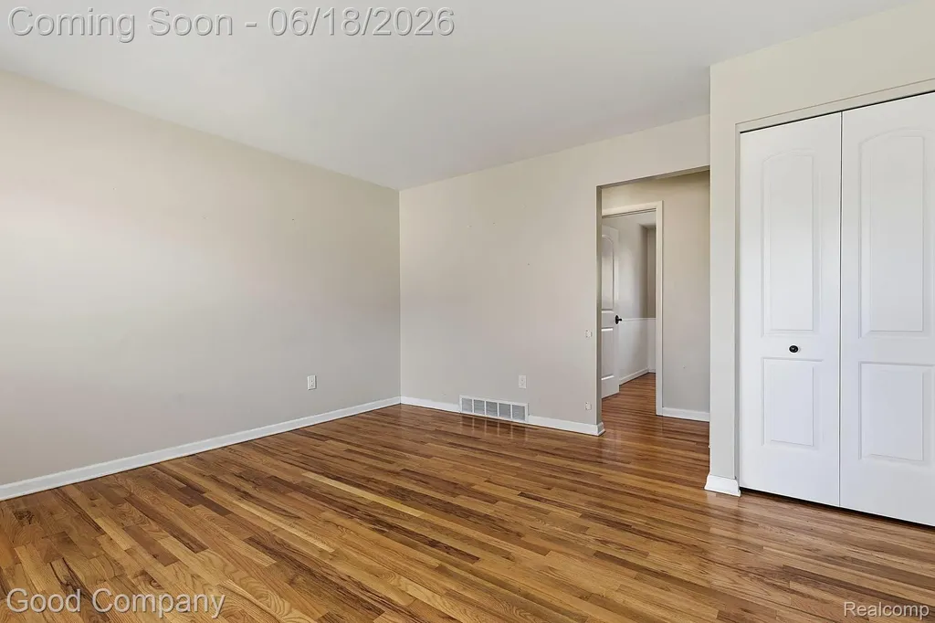 8246 Independence Drive Sterling Heights City MI 48313