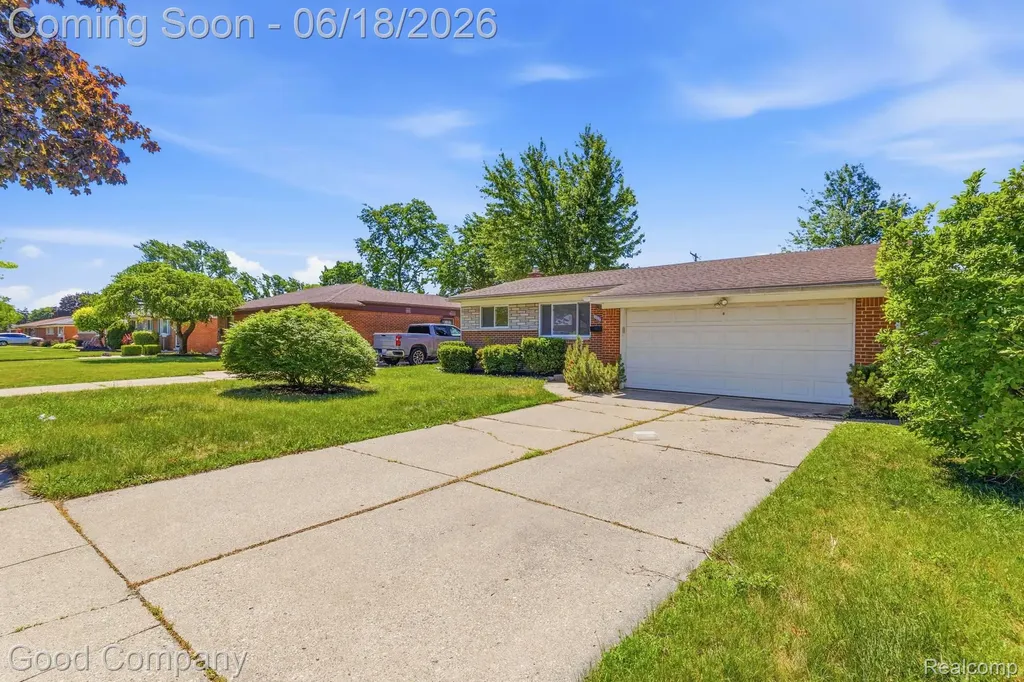 8246 Independence Drive Sterling Heights City MI 48313
