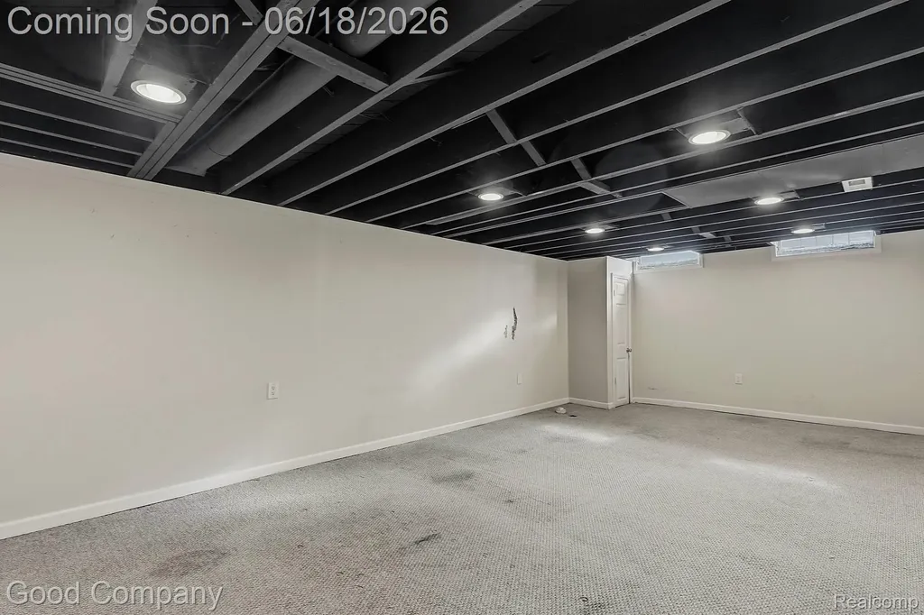 8246 Independence Drive Sterling Heights City MI 48313