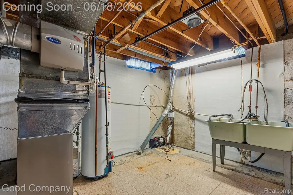 8246 Independence Drive Sterling Heights City MI 48313