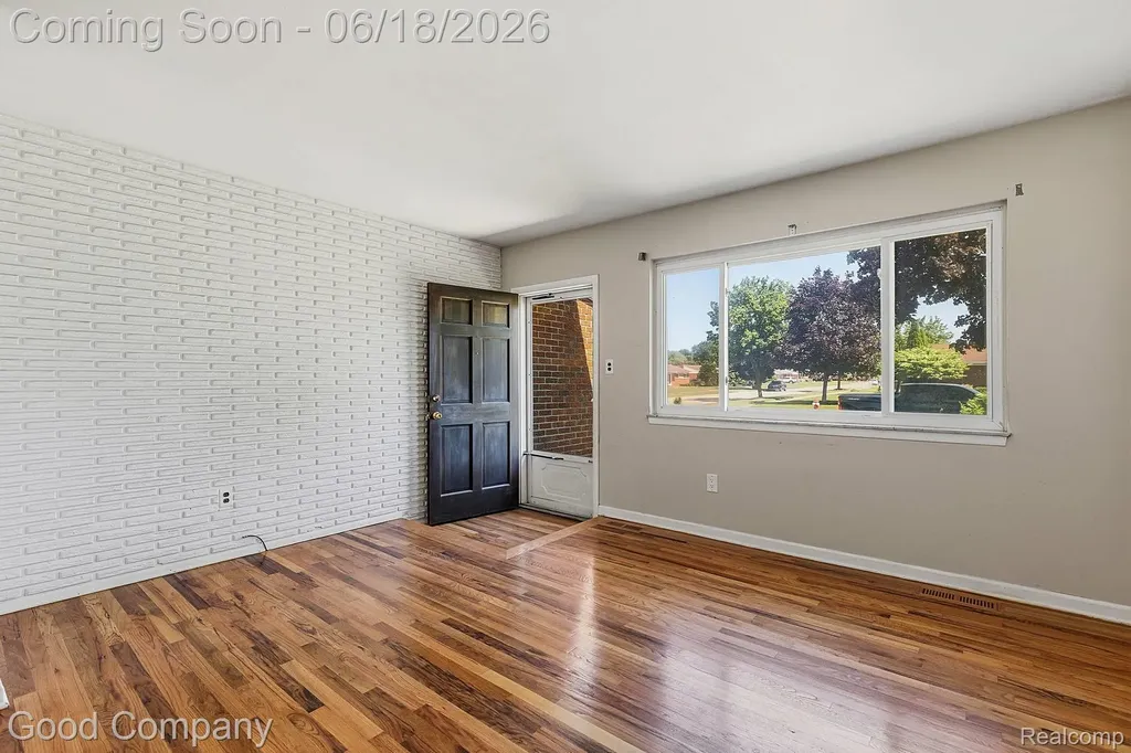 8246 Independence Drive Sterling Heights City MI 48313