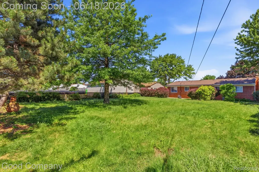 8246 Independence Drive Sterling Heights City MI 48313