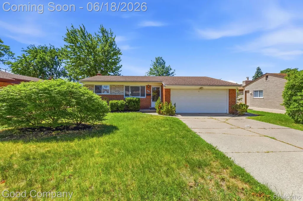 8246 Independence Drive Sterling Heights City MI 48313
