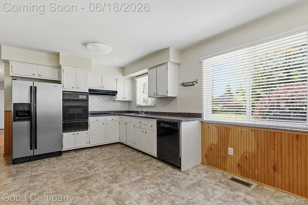 8246 Independence Drive Sterling Heights City MI 48313