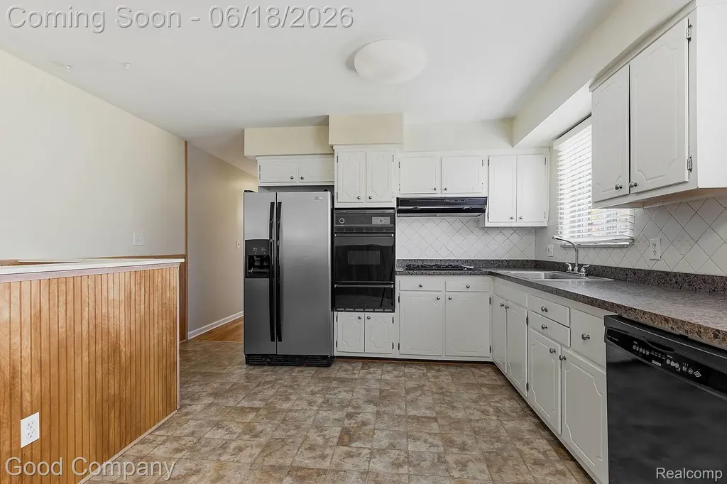 8246 Independence Drive Sterling Heights City MI 48313