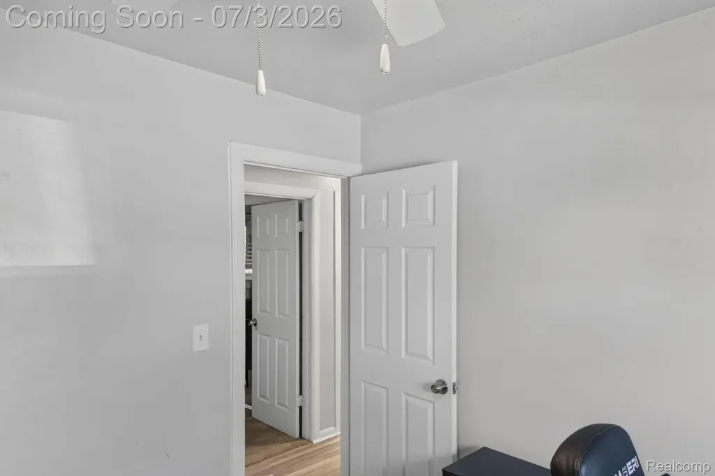 21326 Ithaca Avenue Royal Oak Charter Township MI 48220