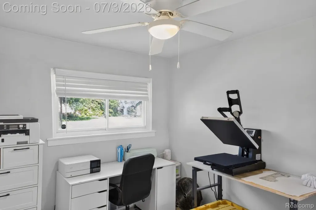 21326 Ithaca Avenue Royal Oak Charter Township MI 48220