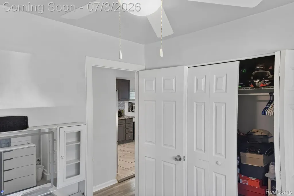 21326 Ithaca Avenue Royal Oak Charter Township MI 48220