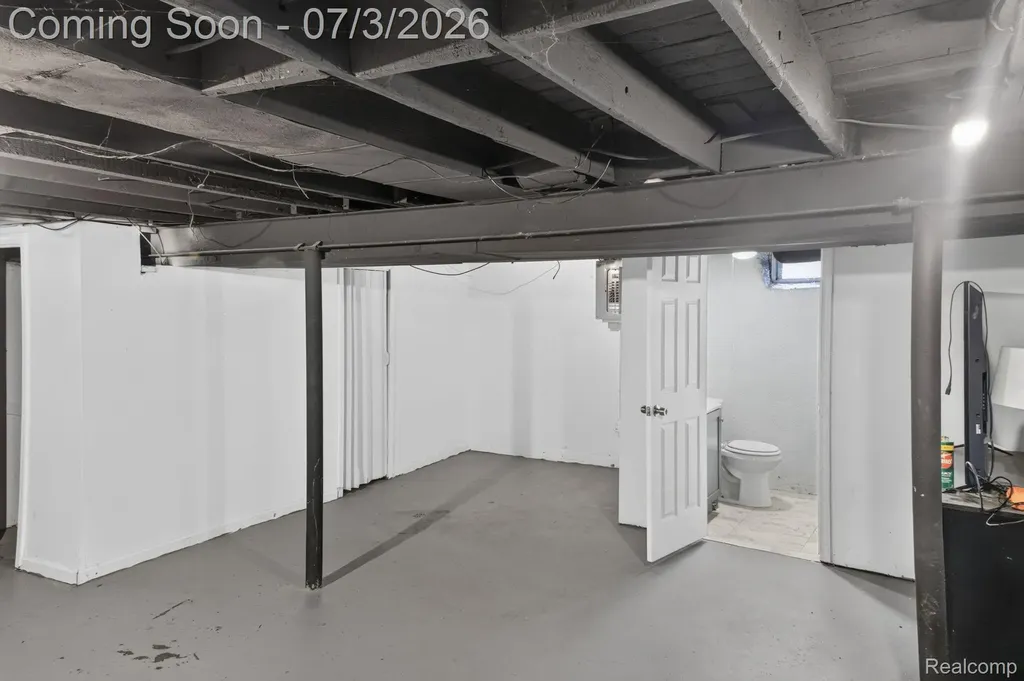 21326 Ithaca Avenue Royal Oak Charter Township MI 48220