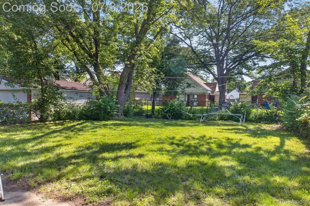 21326 Ithaca Avenue Royal Oak Charter Township MI 48220