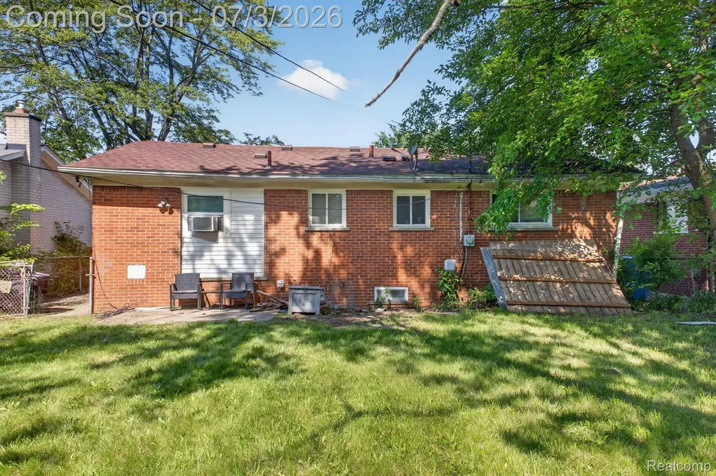 21326 Ithaca Avenue Royal Oak Charter Township MI 48220