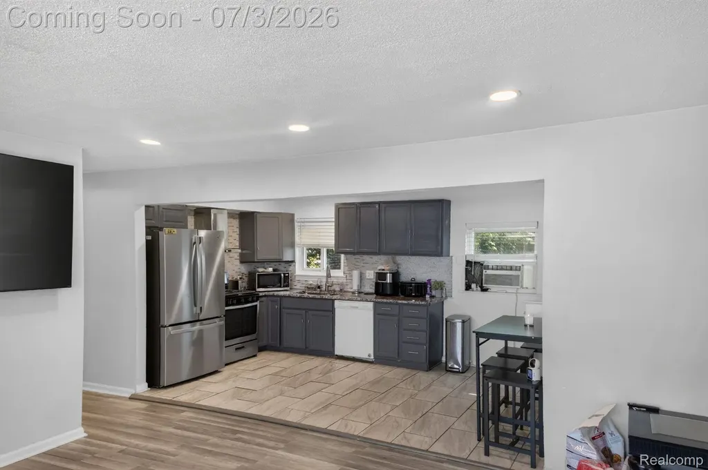 21326 Ithaca Avenue Royal Oak Charter Township MI 48220