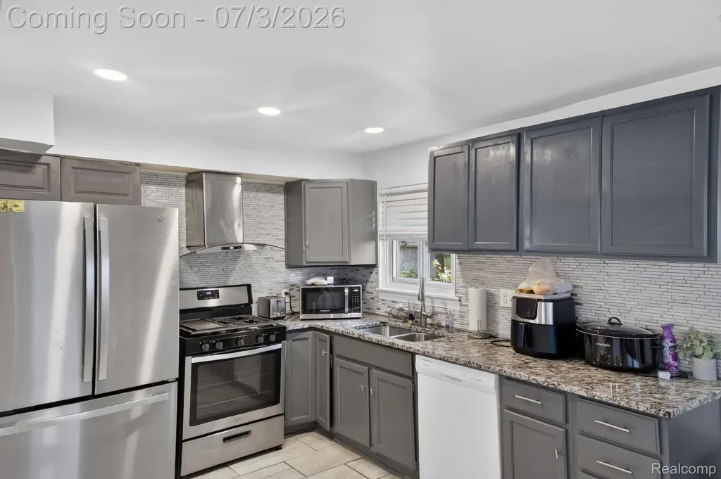 21326 Ithaca Avenue Royal Oak Charter Township MI 48220