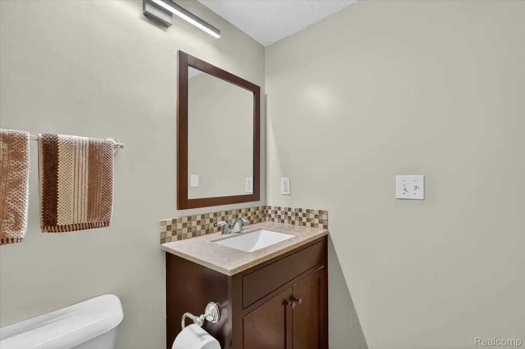 456 Lilly View Court Genoa Township MI 48843