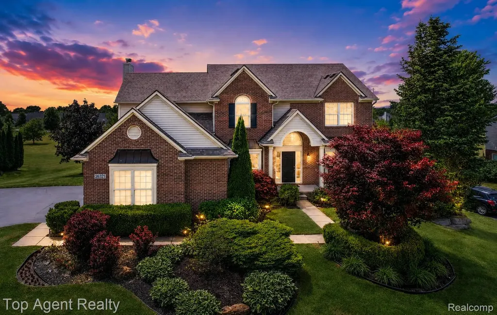26321 Daria Circle E Lyon Charter Township MI 48178